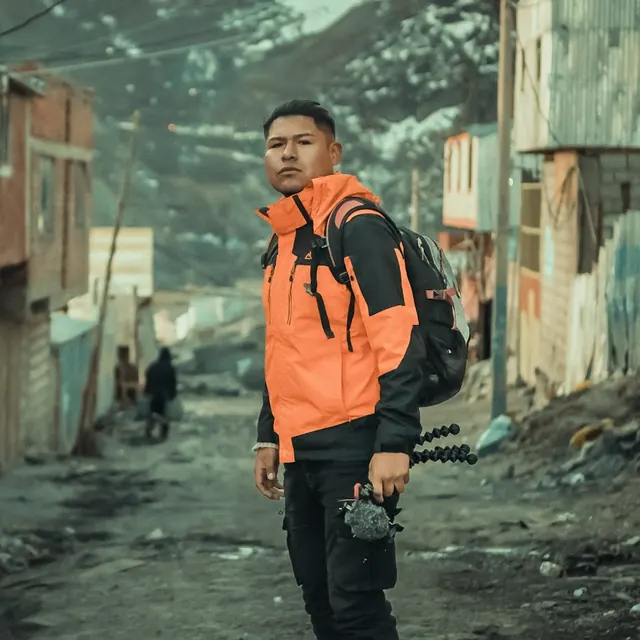 Kaplex, travel vlogger