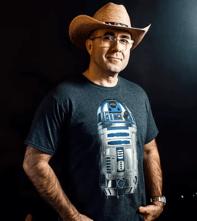 Sezar Blue, food and travel creator